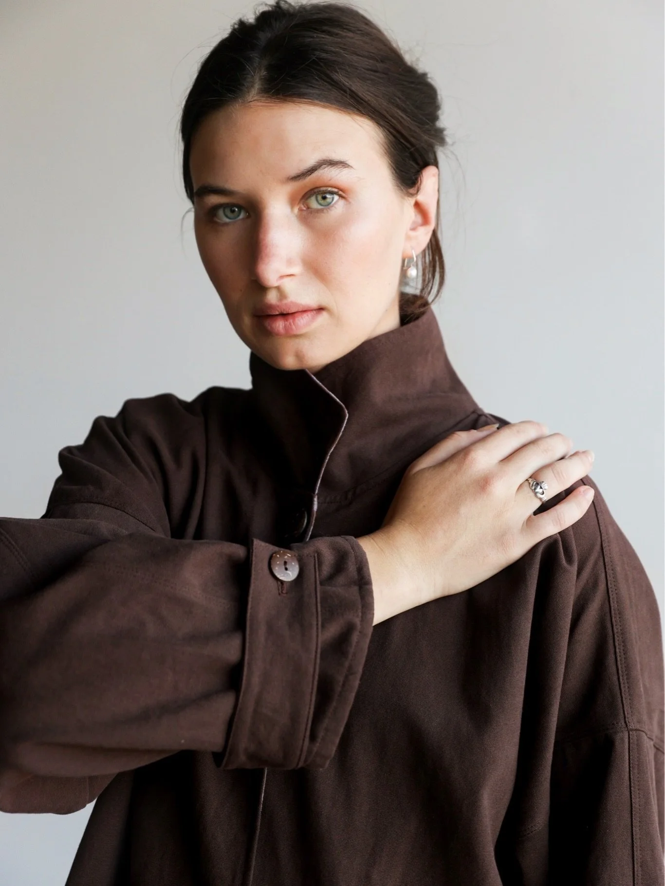 Last weekend&rsquo;s Fall/Winter launch was such a joy! 🤎 The bestsellers were the Emily Double-Layer Coat and the new Lyndsey Pants in Brown Canvas. So happy to see you loving these two pieces!

We&rsquo;re busy preparing your orders, and most will