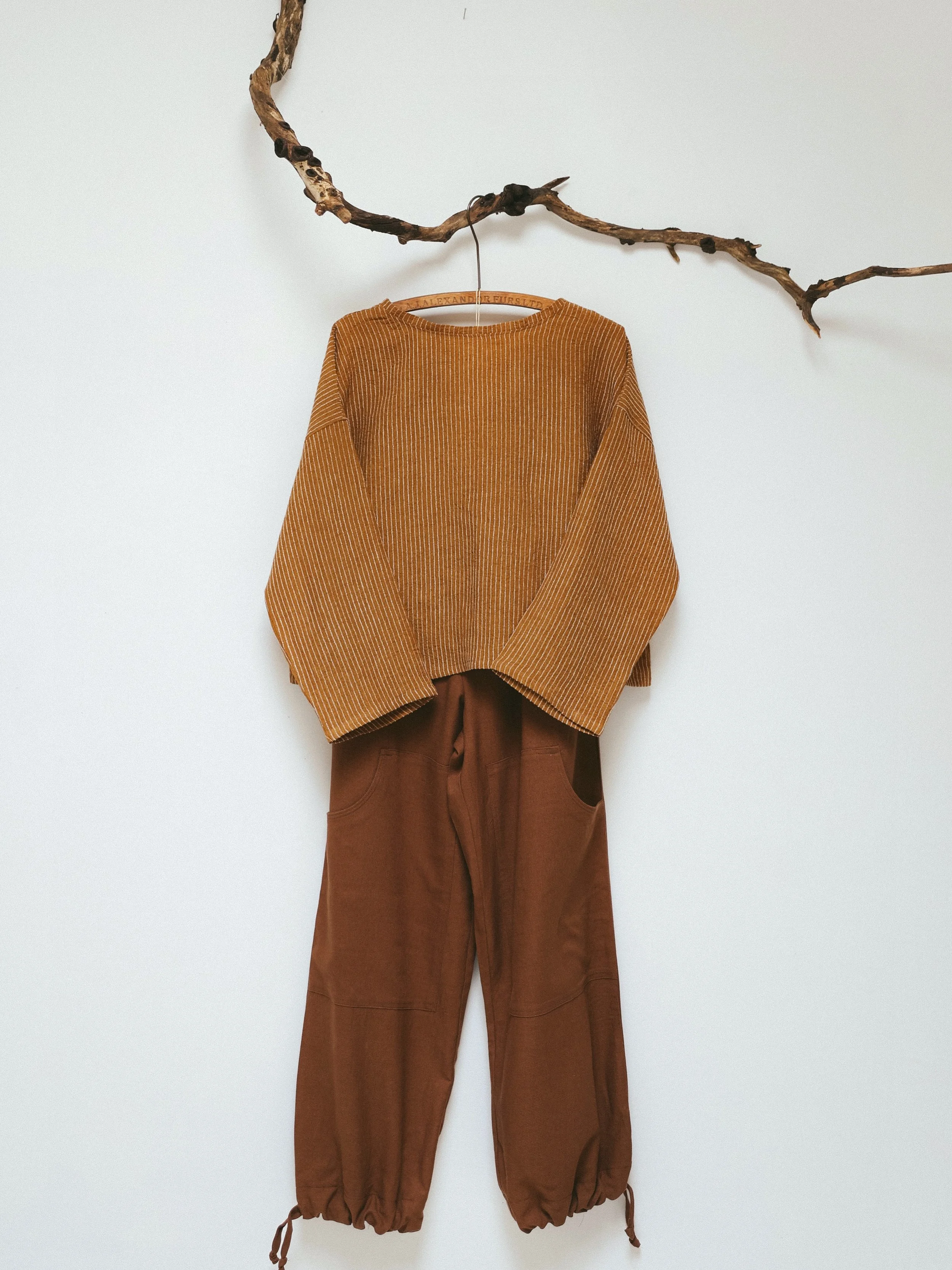 Your favourite Ginger fabric is running low, and it has been discontinued!
If you love this colour, I recommend placing your order soon before it&rsquo;s gone for good.

@berkleyvopnfjord 
@cool.it.caro 
@michaela.evanow 
@thefound.studio