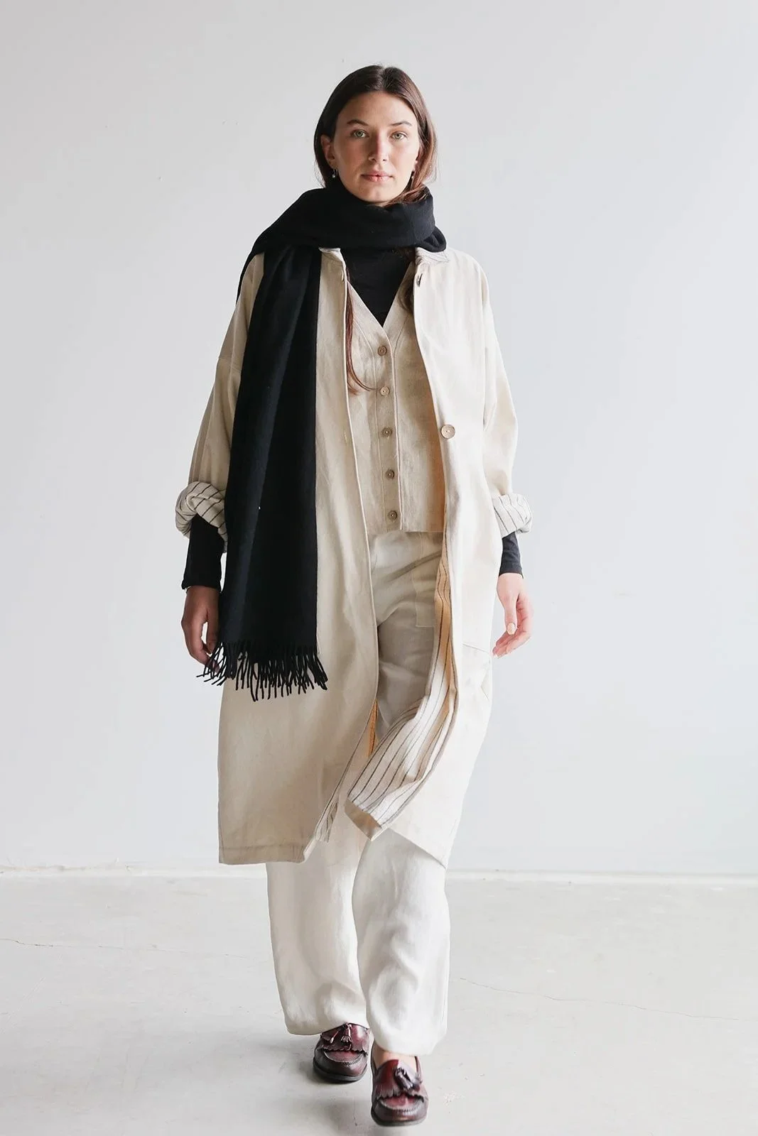 linen-canvas-double-layer-coat-sand-stripes-front-scarf.jpg