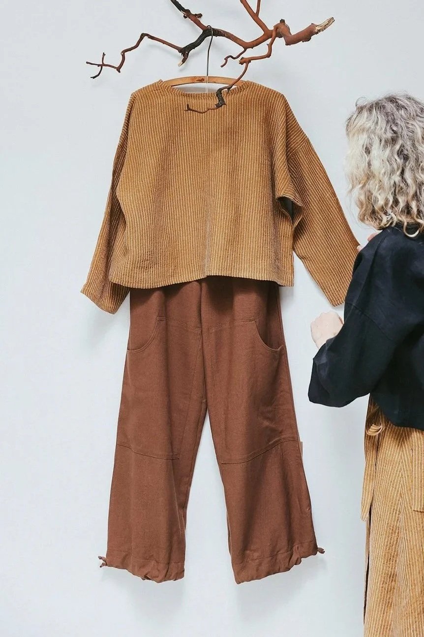 Nomi-designs-studio-linen-top-ginger-coca-cargo-pants.jpg
