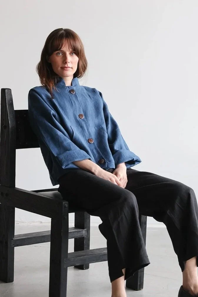 nomi-designs-linen-pants-black-jacket-ocean-side.jpg