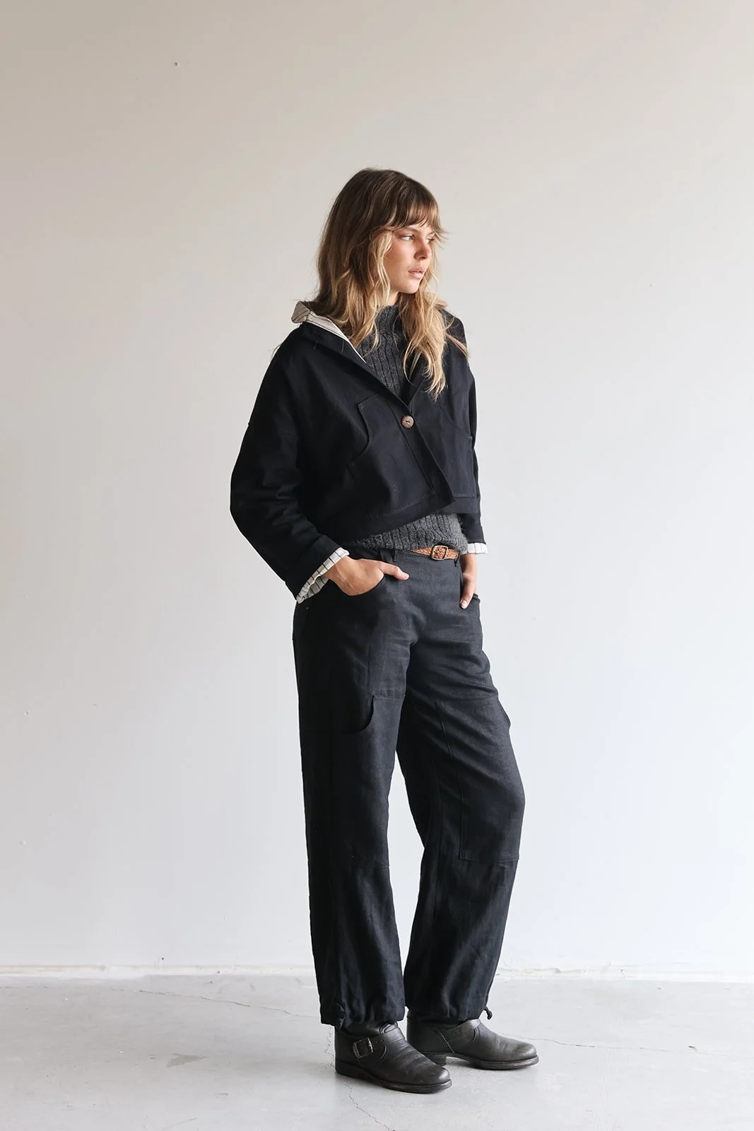 linen-canvas-crop-jacket-pants-black-side.jpg