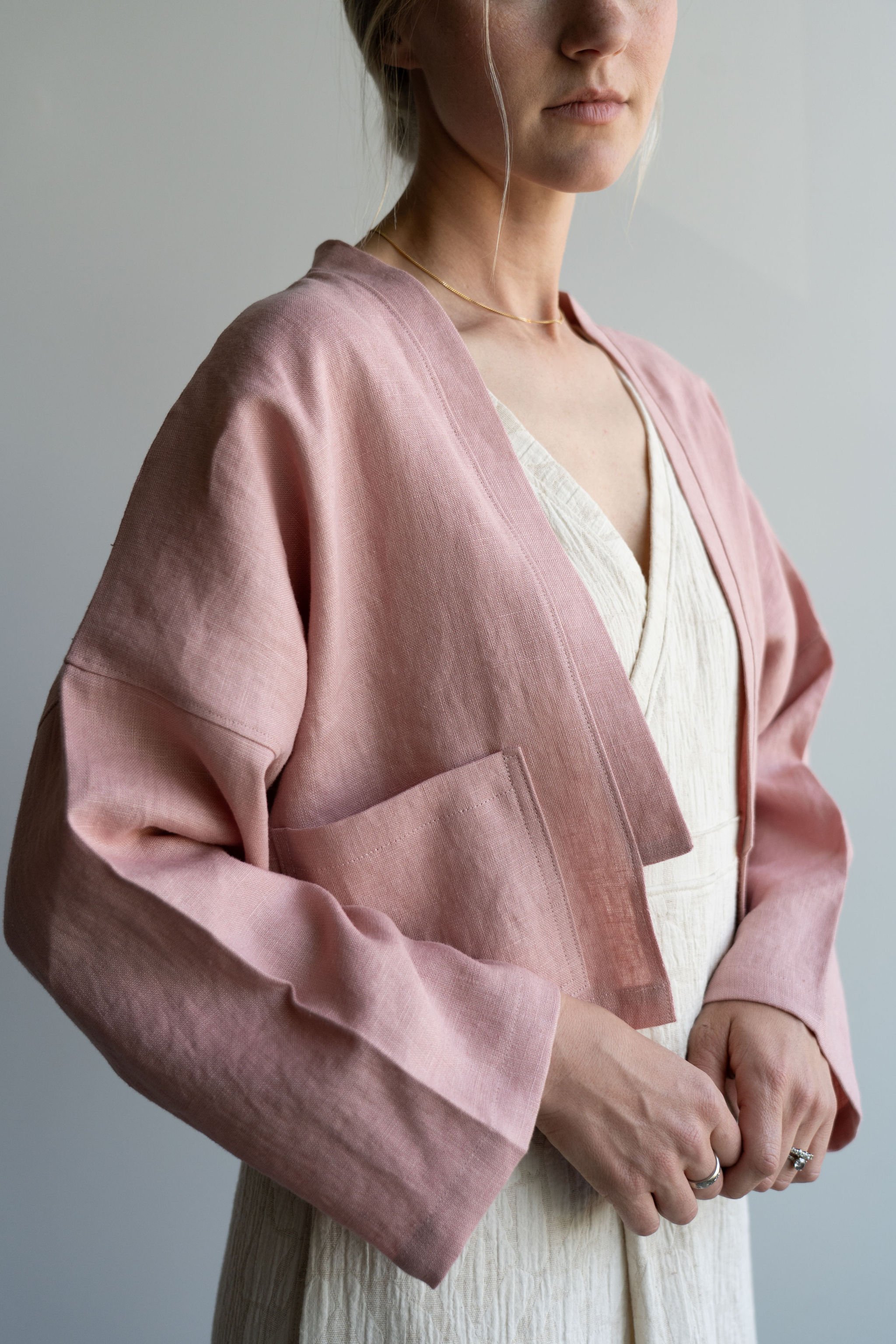 linen-crop-jacket-side-pocket-pink.jpg