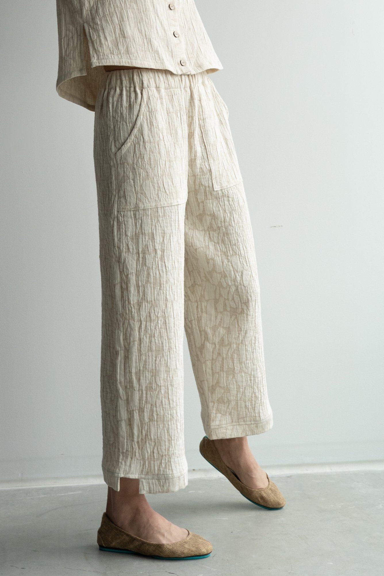 capri-pantspoatmeal-vest-.jpg
