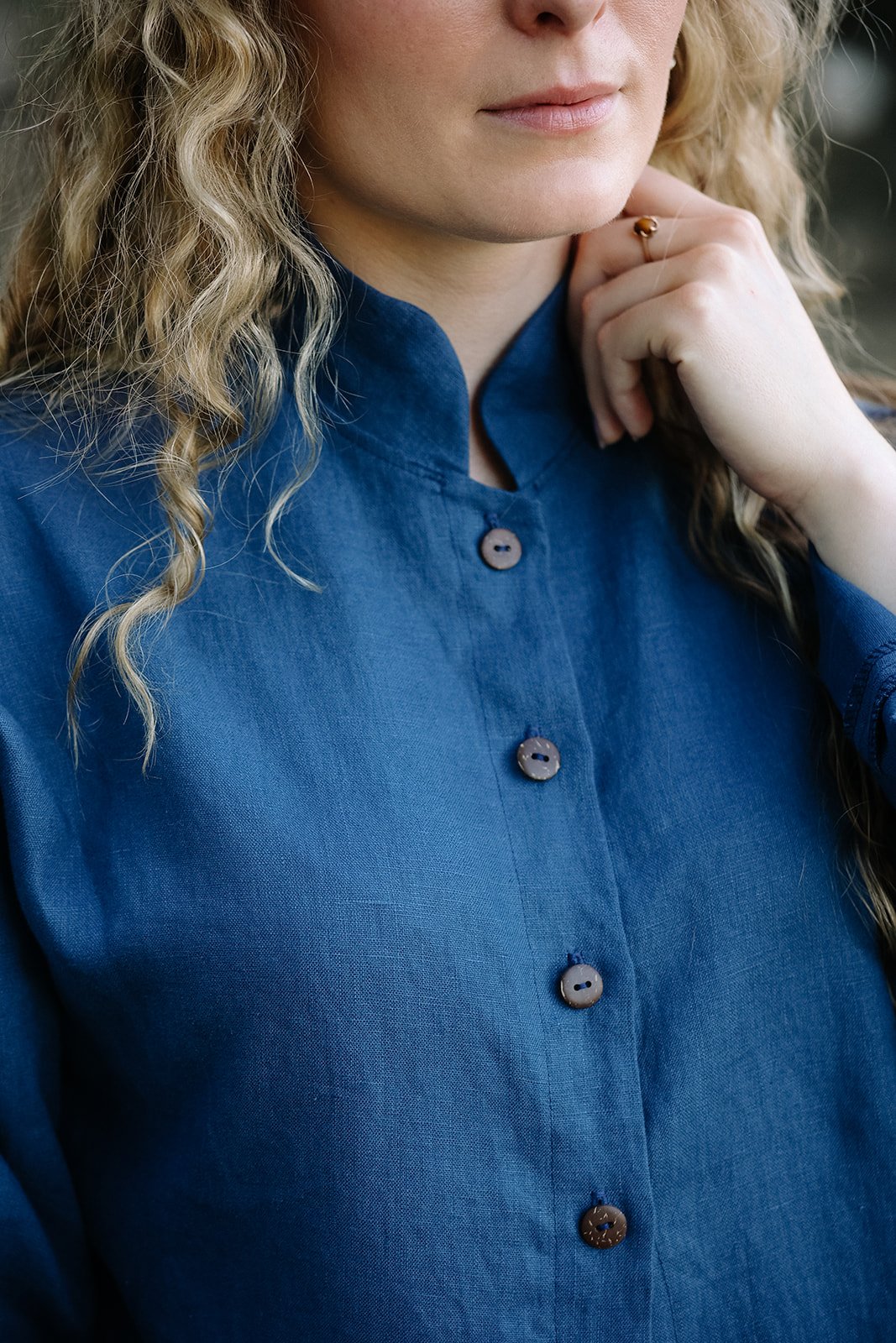 nomi-designs-linen-shirt-ocean-front-details-Beach.jpg