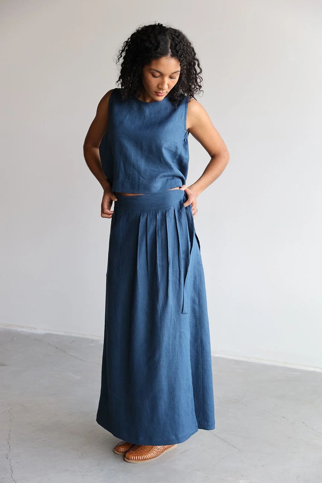 Nomi-designs-linen-tank-top-ocean-front.jpg