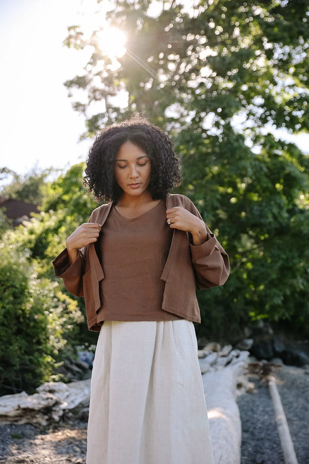 nomi-designs-linen-jacket-tank-top-cocoa-skirt-natural-Beach.jpg