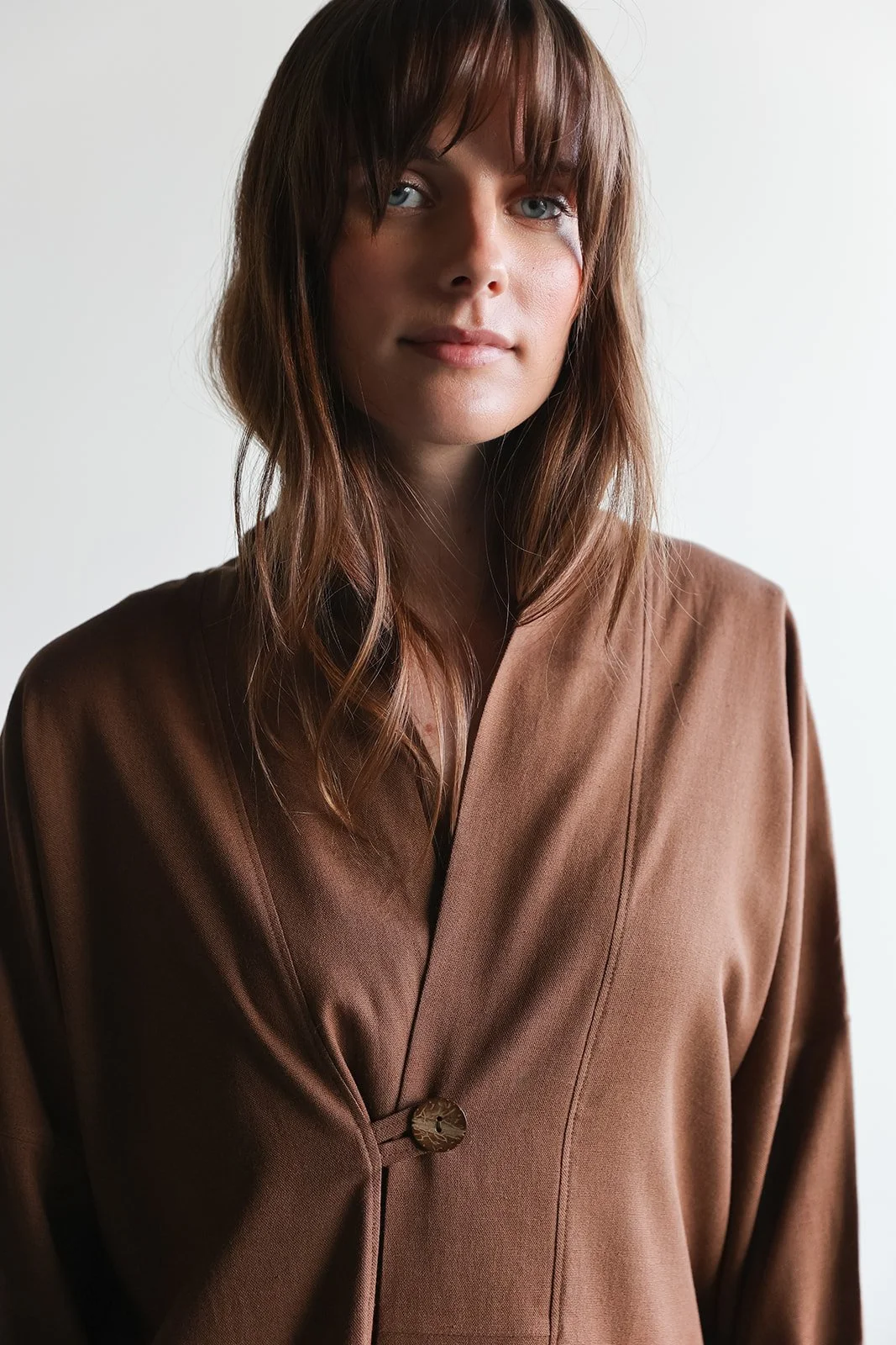 nomi-designs-linen-coat- cocoa-details.jpg