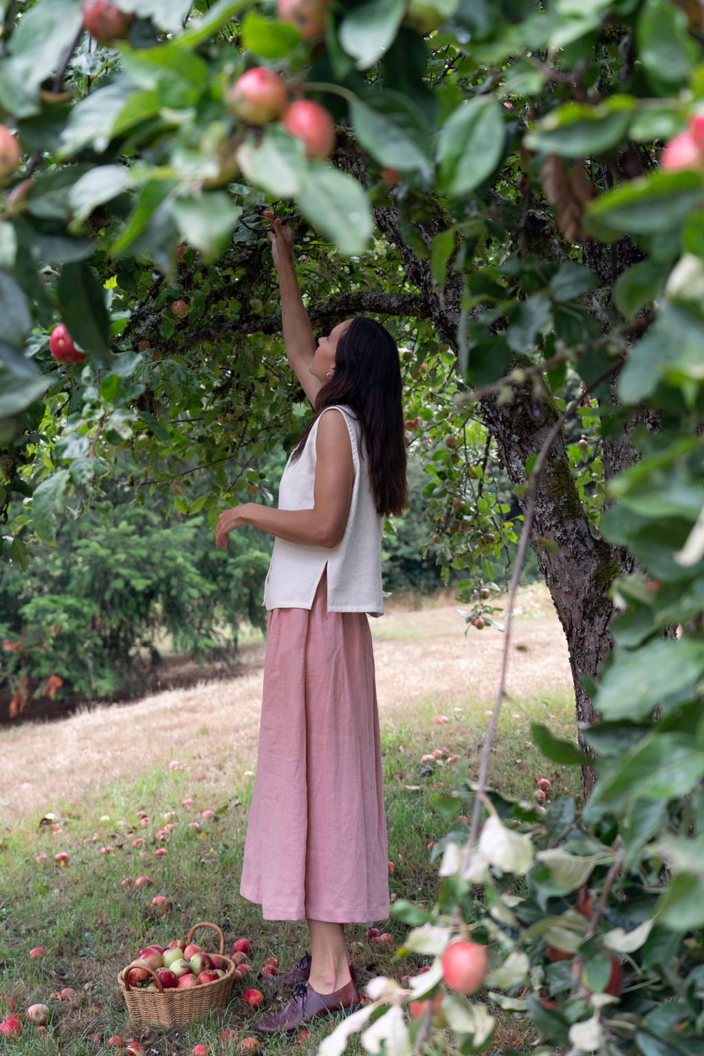 linen-skirt-pink-vest-ivory-side.jpeg