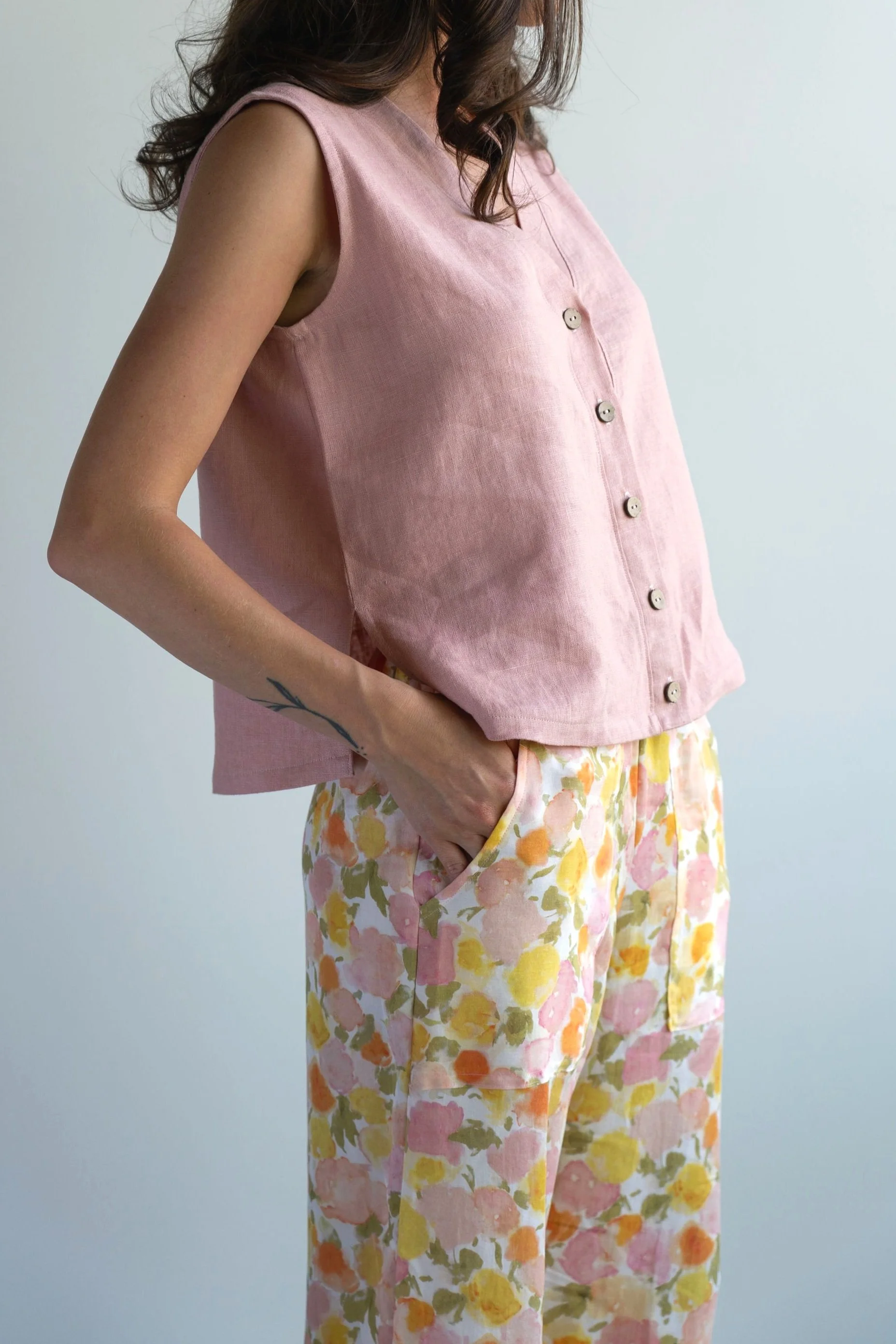 linen-lyocell-oufite-capri-fleur-vest-pink.jpg