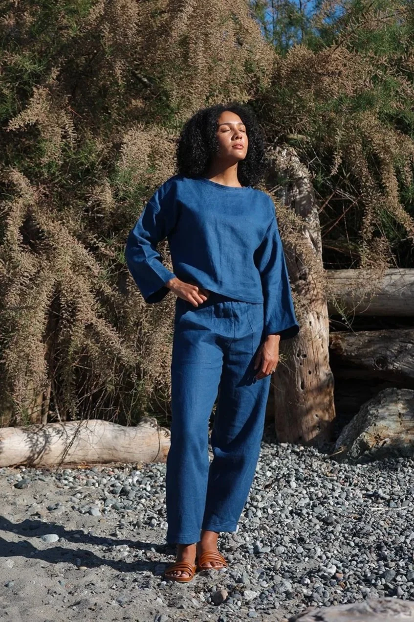 nomi-designs-linen-outfit-ocesn-top-pants-Beach.jpg