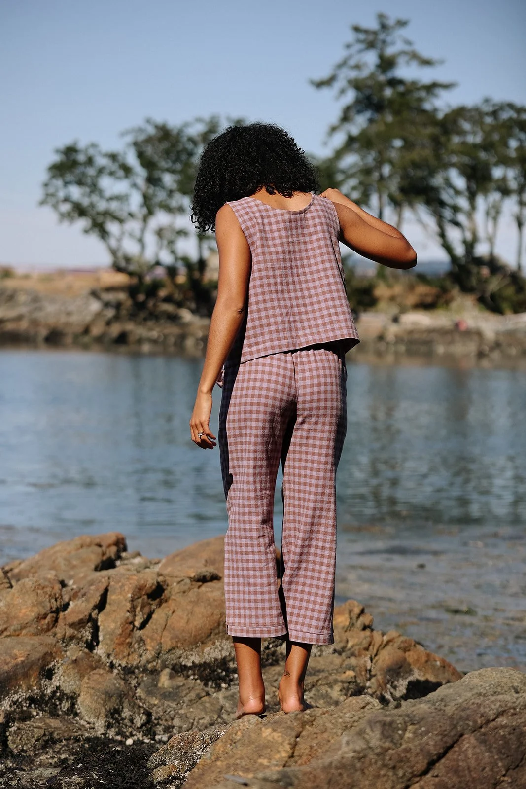 nomi-designs-linen-outfit-gingham-back-Beach.jpg