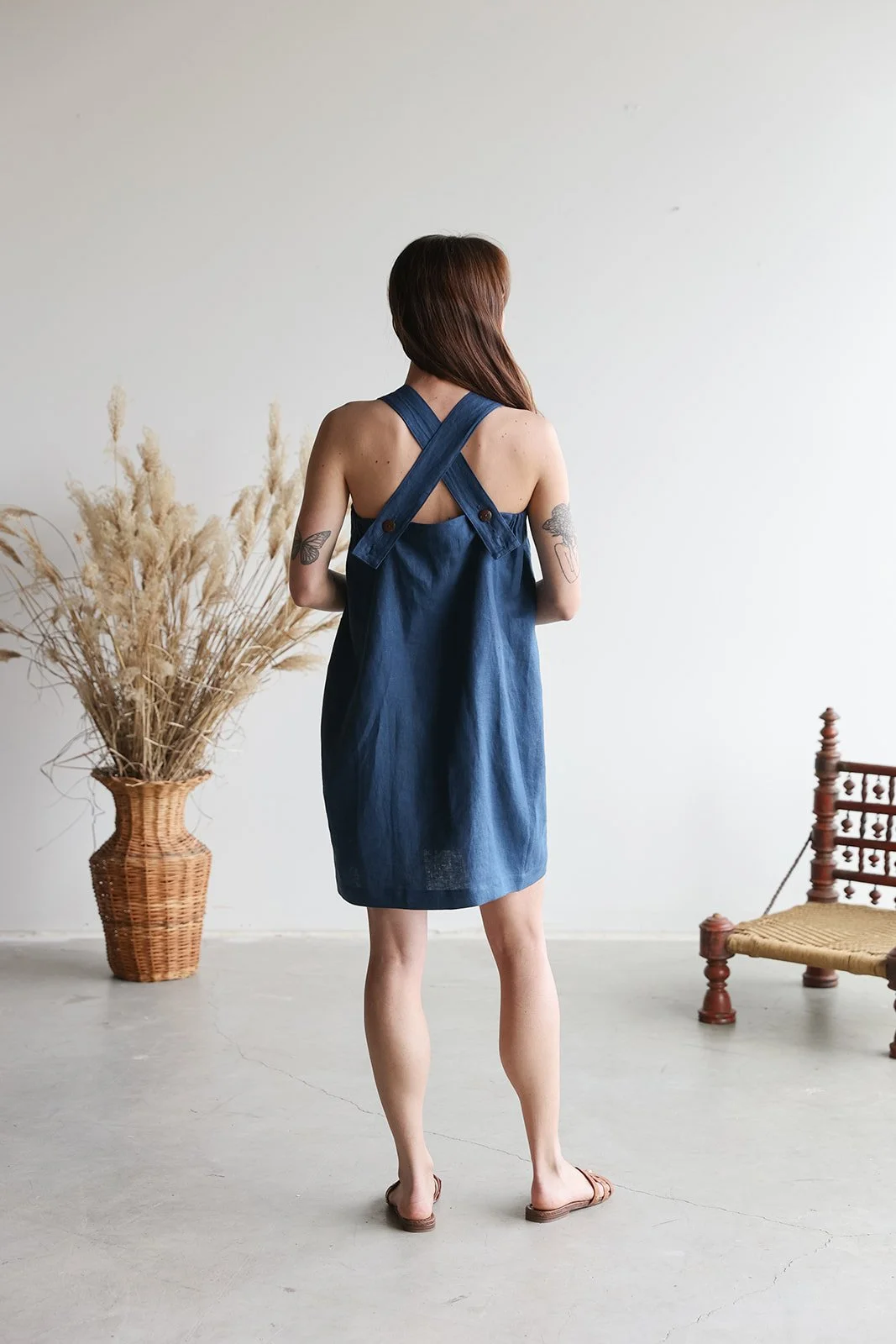 nomi-designs-linen-straps-dress-ocean-back.jpg