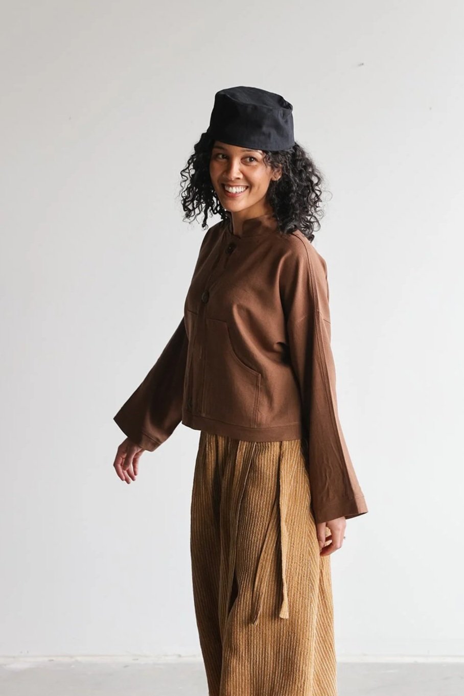 nomi-designs-linen-jacket-cocoa-side.jpg