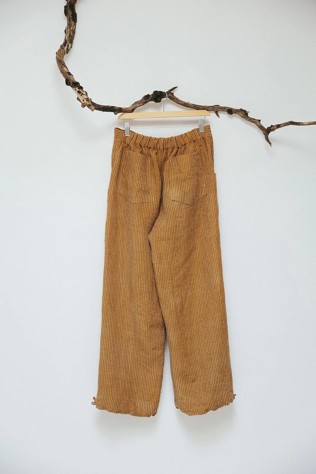 nomi-designs-linen-pants-ginger-back.jpg