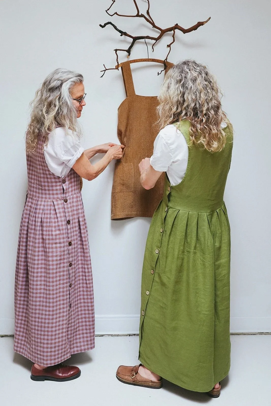 nomi-designs-linen-dresses-pesto-gingham-back.jpg