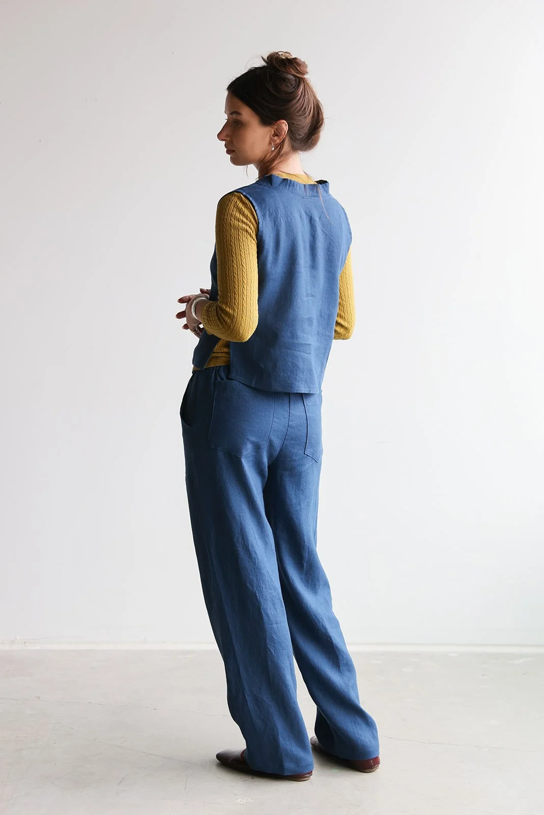 linen-pants-vest-ocean-back.jpg