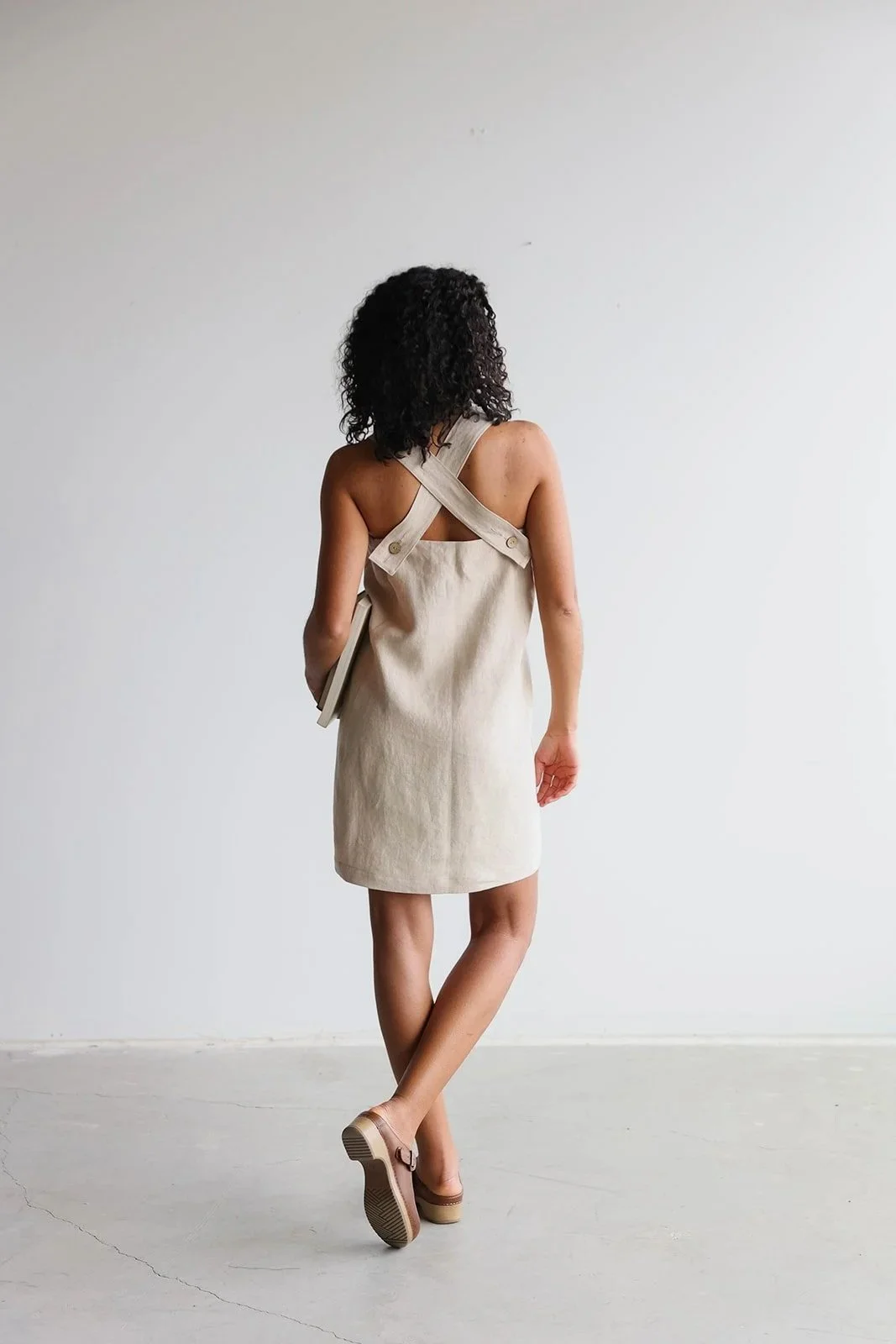 nomi-designs-linen-straps-dress-natural-back.jpg