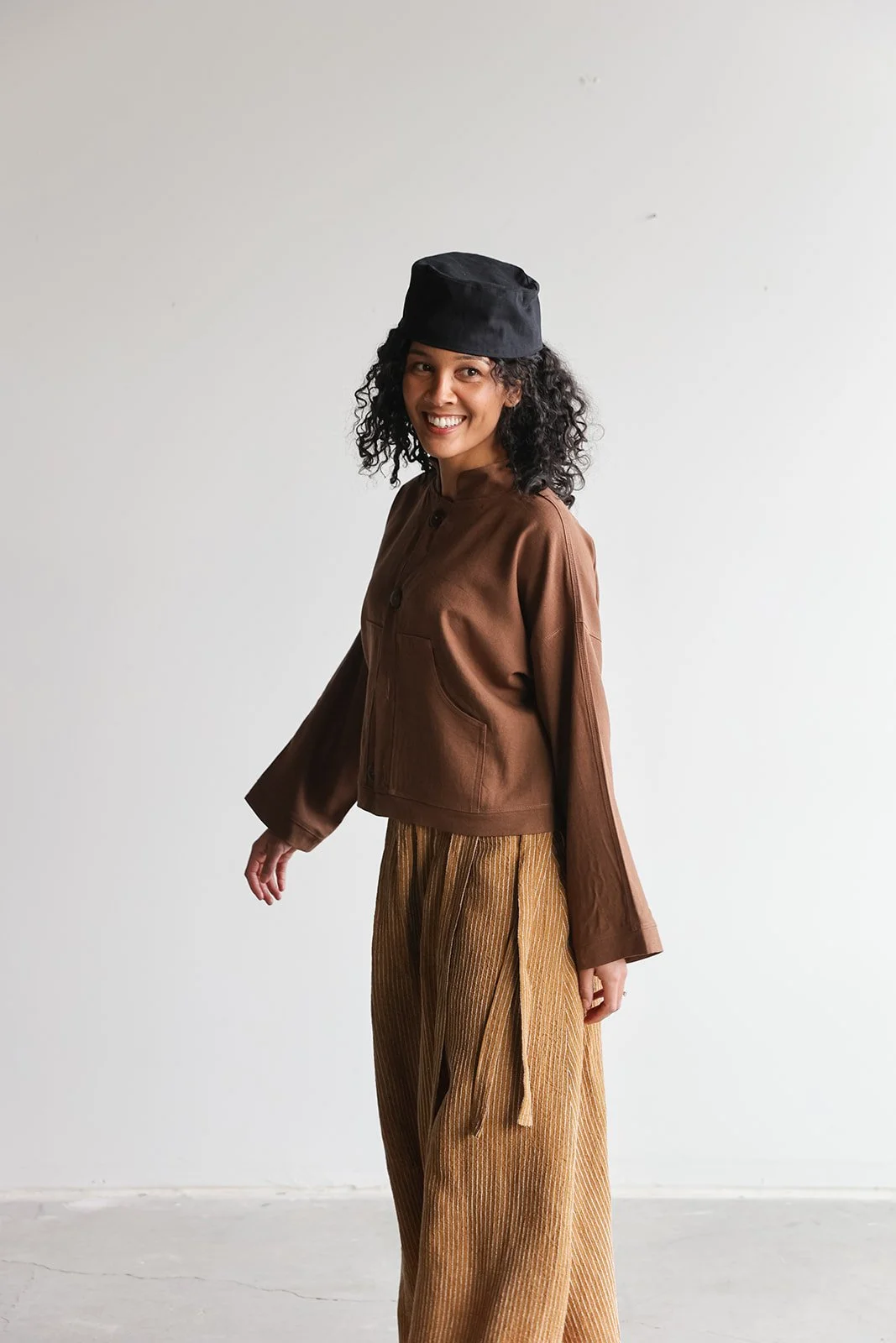nomi-designs-linen-jacket-cocoa-side.jpg