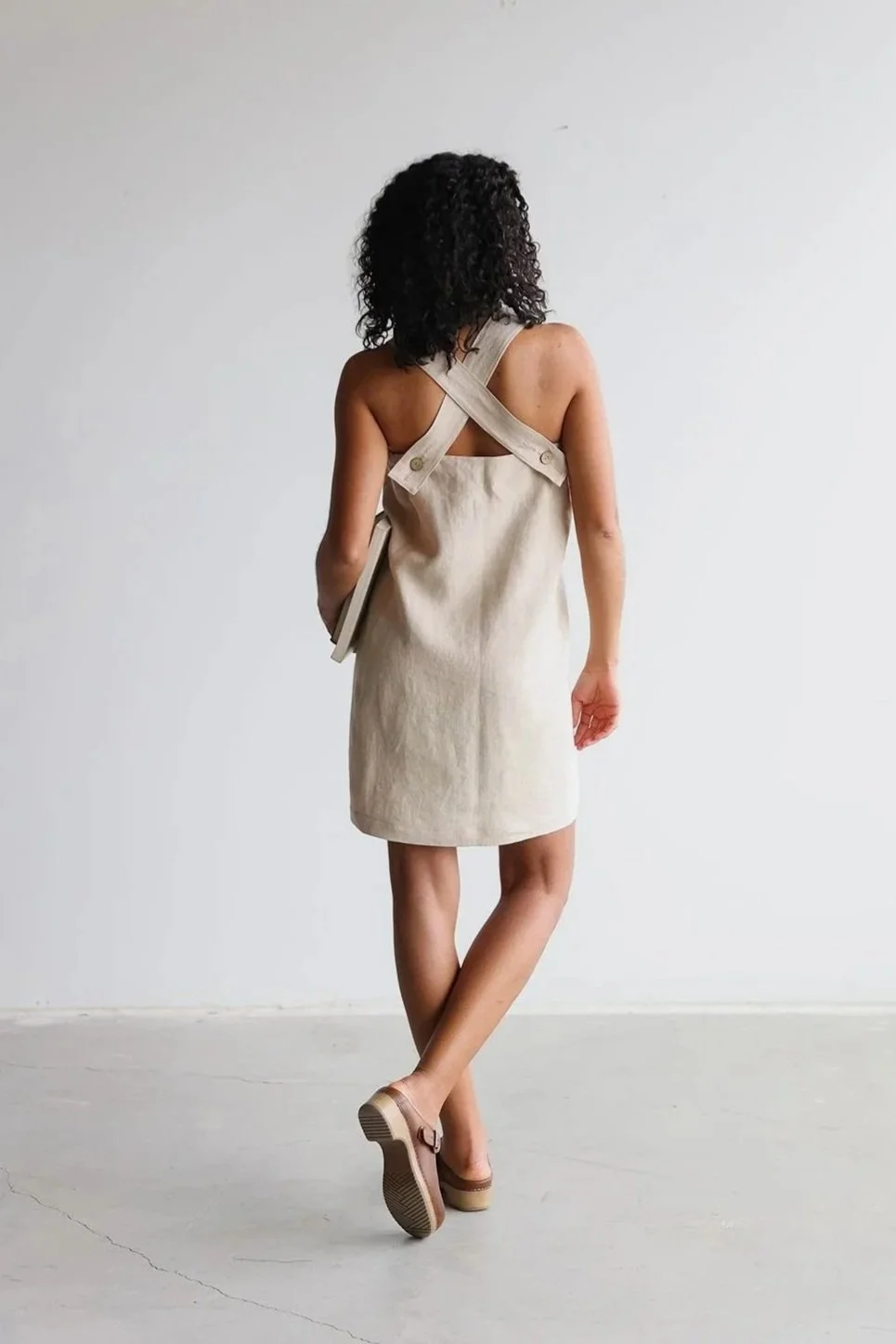 nomi-designs-linen-straps-dress-natural-back.jpg