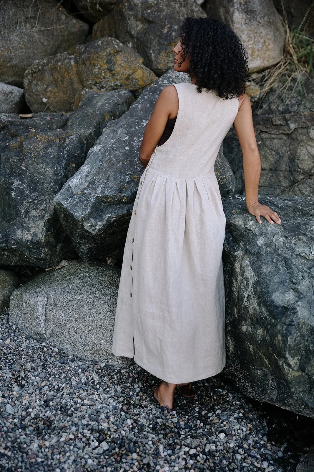 nomi-designs-linen-dress-natural-back-Beach.jpg
