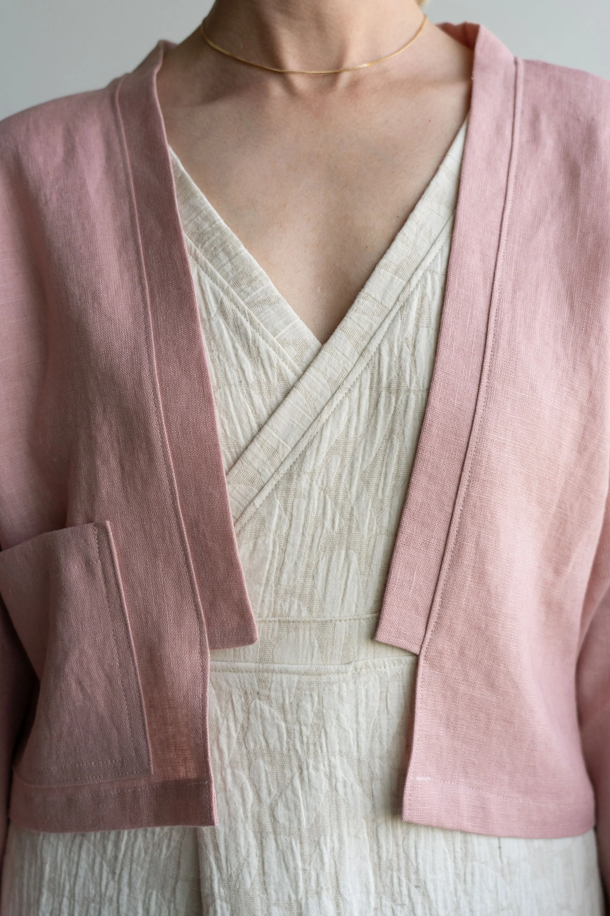 crop-jacket-pink-closup-front.jpg