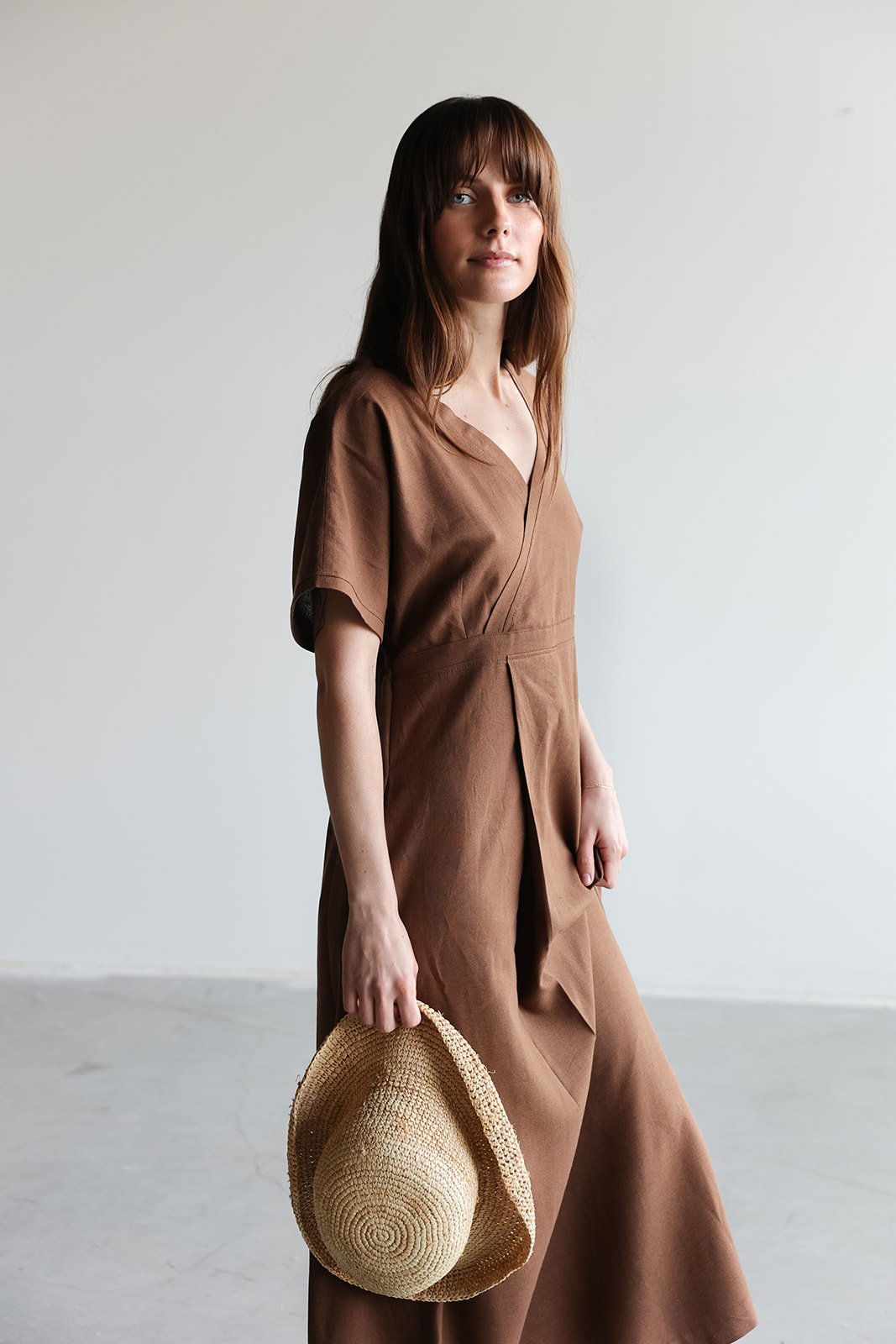 nomi-designs-linen-dress-cocoa-details.jpg