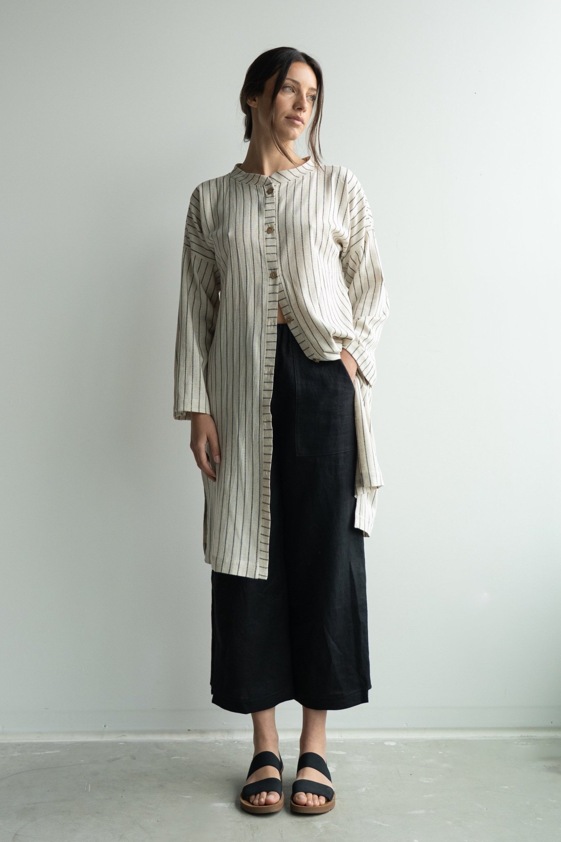 tunic-open-pants-black-linen.jpg