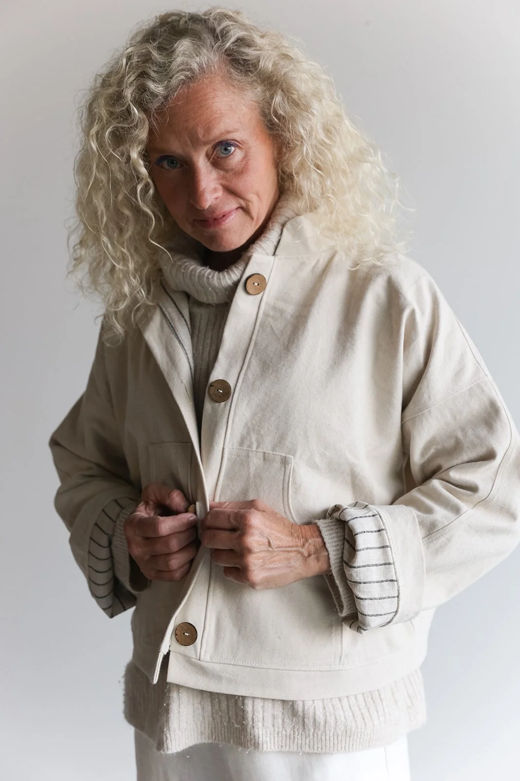 crop-jacket-canvas-sand-closeup.jpg