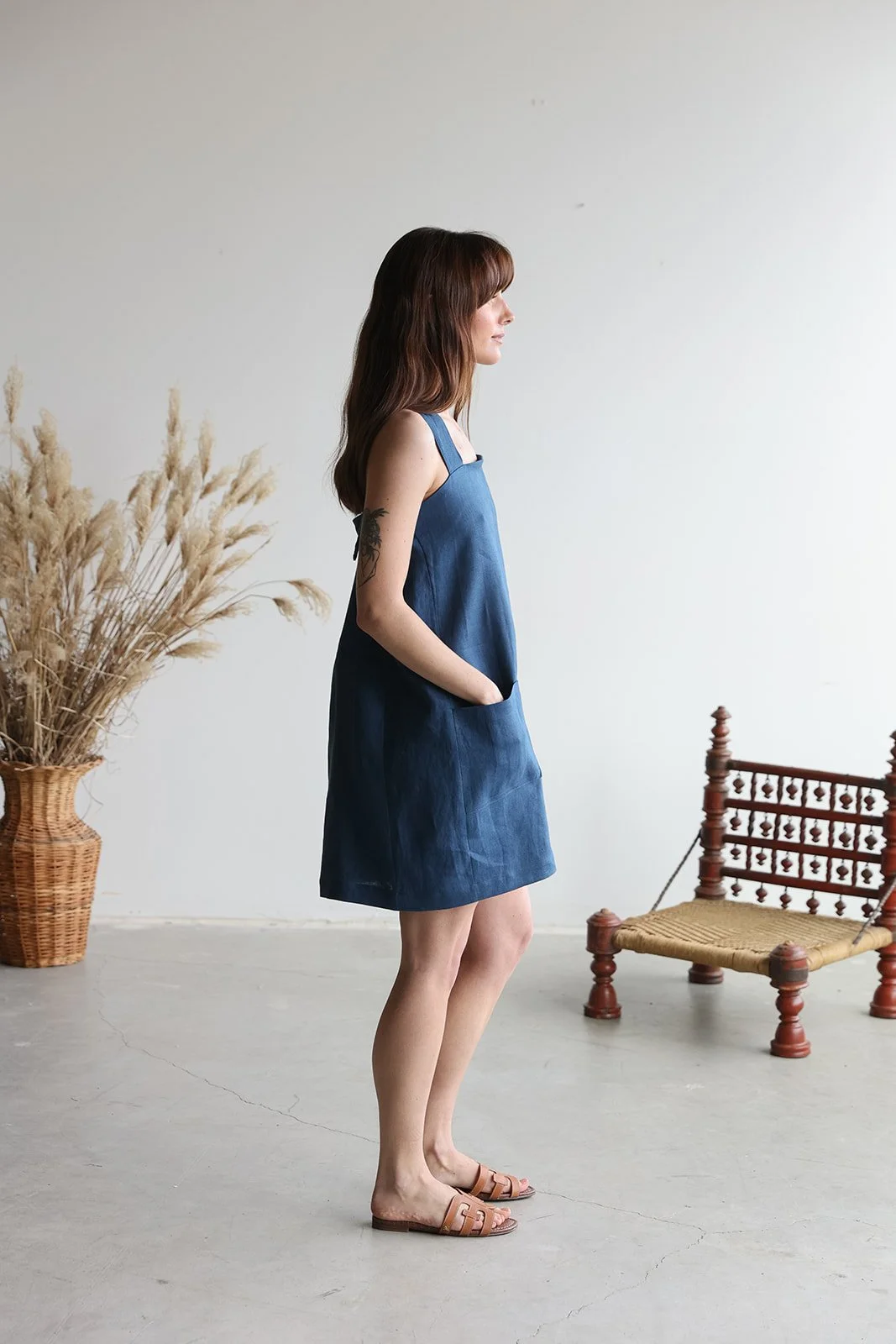 nomi-designs-linen-straps-dress-ocesn-side.jpg