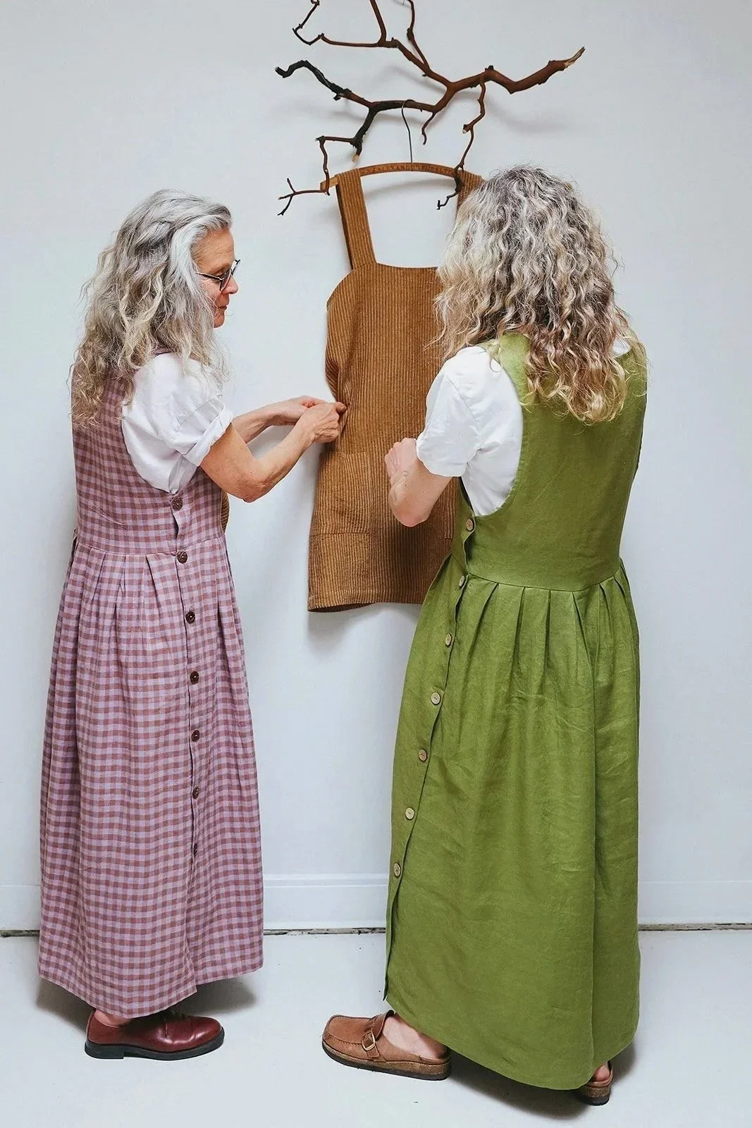 nomi-designs-linen-dresses-pesto-gingham-back.jpg