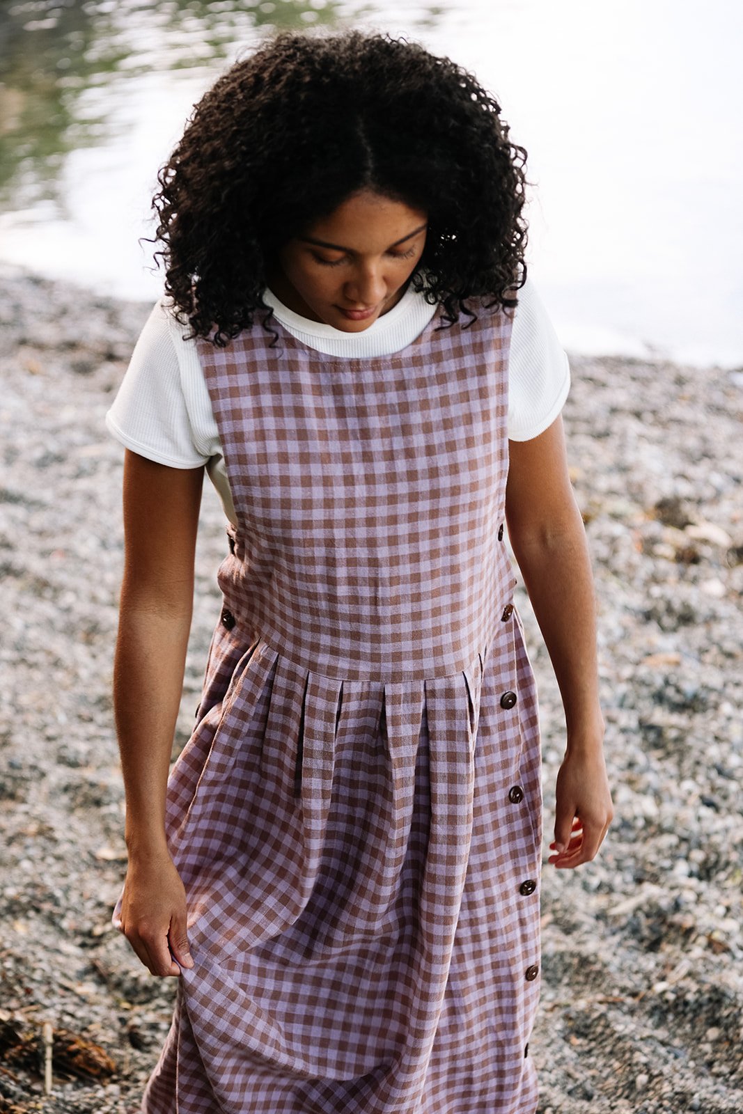 nomi-designs-linen-dress-gingham-details-Beach.jpg