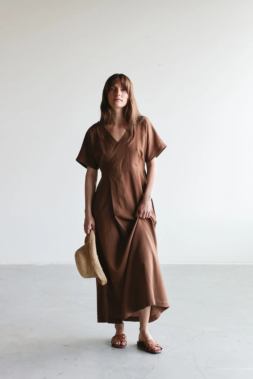 nomi-designs-linen-dress-cocoa-front.jpg