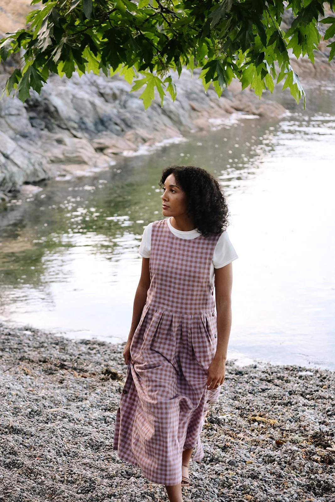 nomi-daigns-linen-dress-gingham-front-Beach.jpg