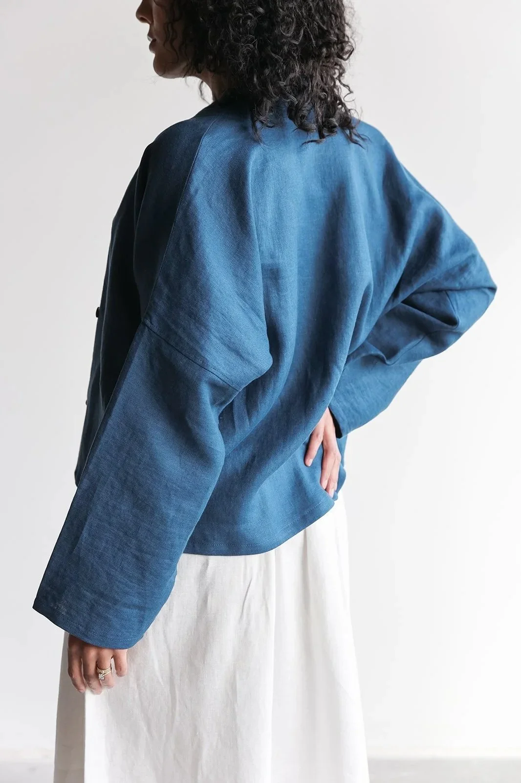 nomi-designs-linen-shirt-ocean-back.jpg