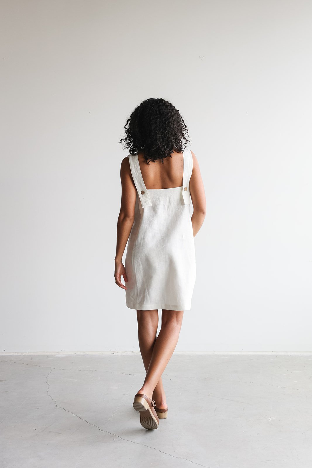 nomi-designs-linen-straps-dress-ivory-back.jpg