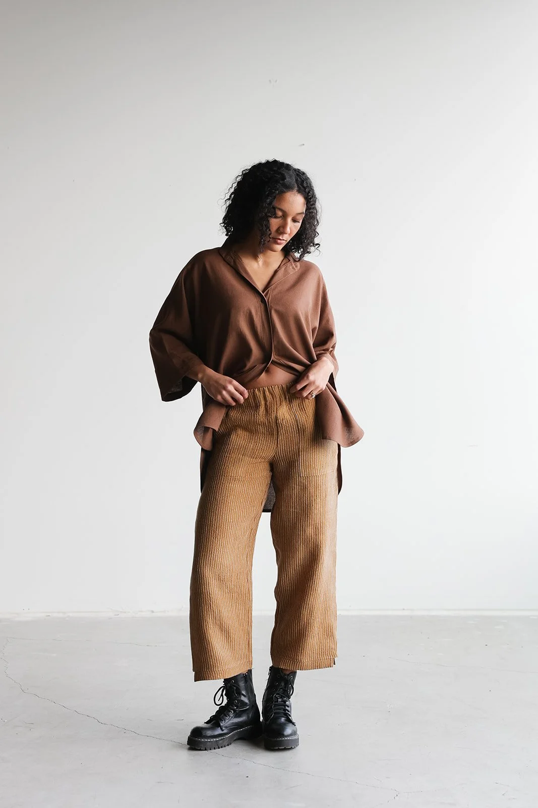 nomi-designs-linen-pants-ginger-front.jpg