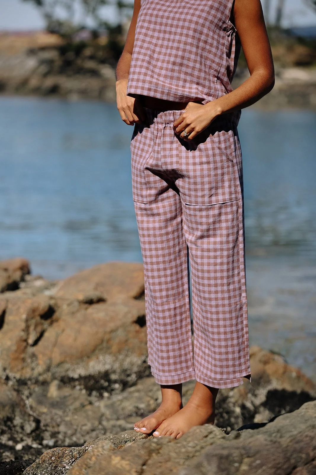 nomi-designs-linen-pants-gingham-front-Beach.jpg