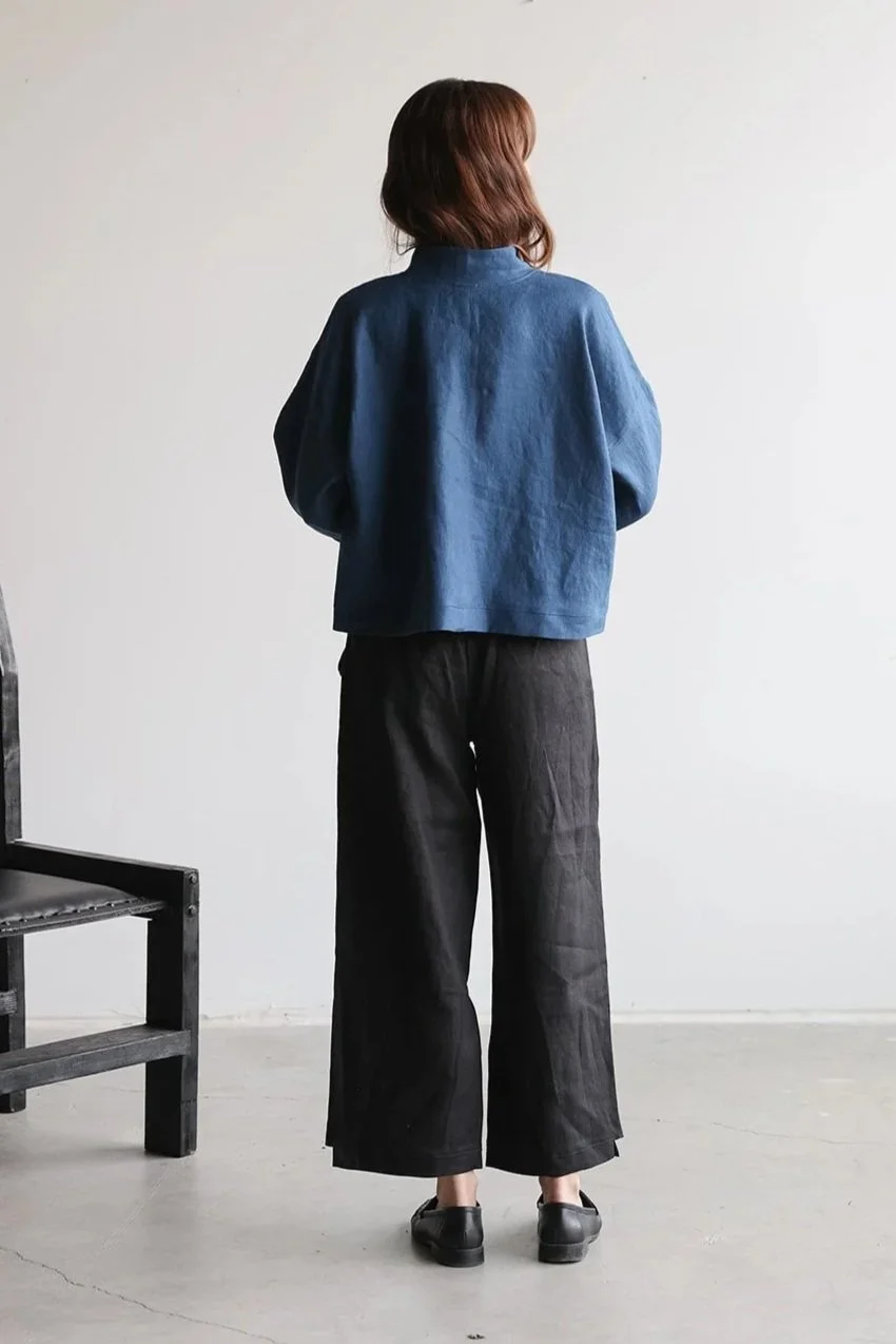 nomi-designs-linen-pants-black-jacket-ocesn-back.jpg