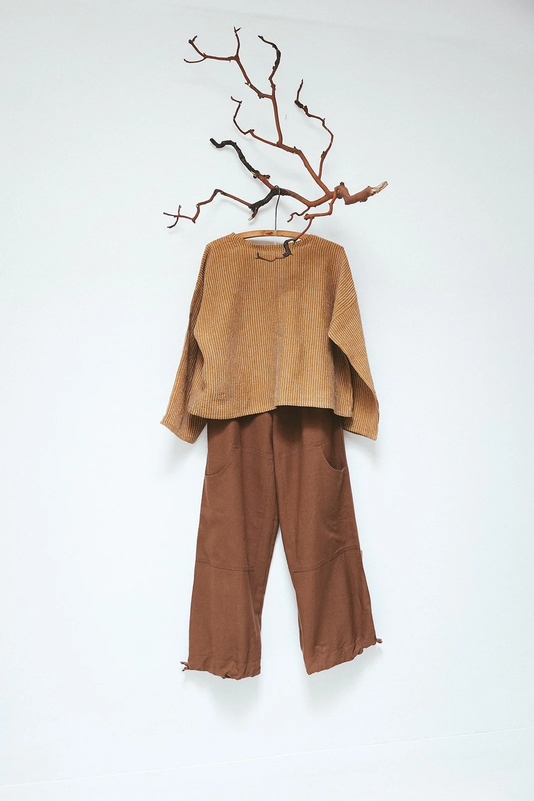 Nomi-designs-studio-linen-top-ginger-pants-cocoa.jpg
