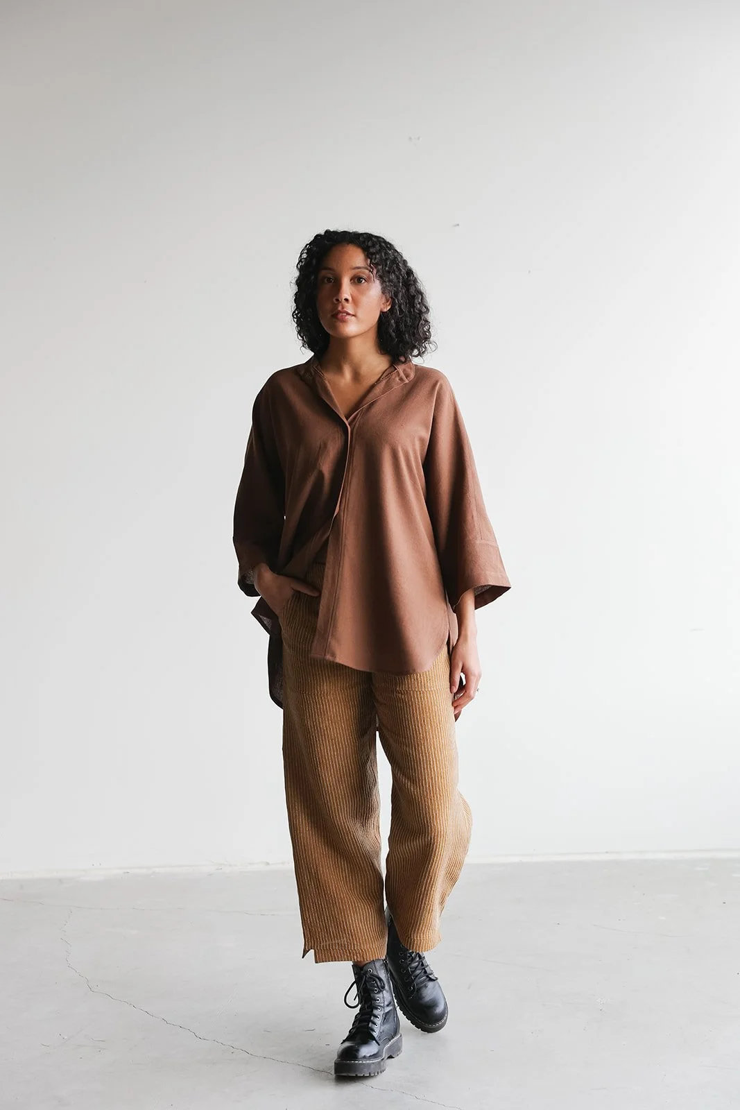 nomi-designs-linen-pants-ginger-shirt-cocoa-pocket.jpg