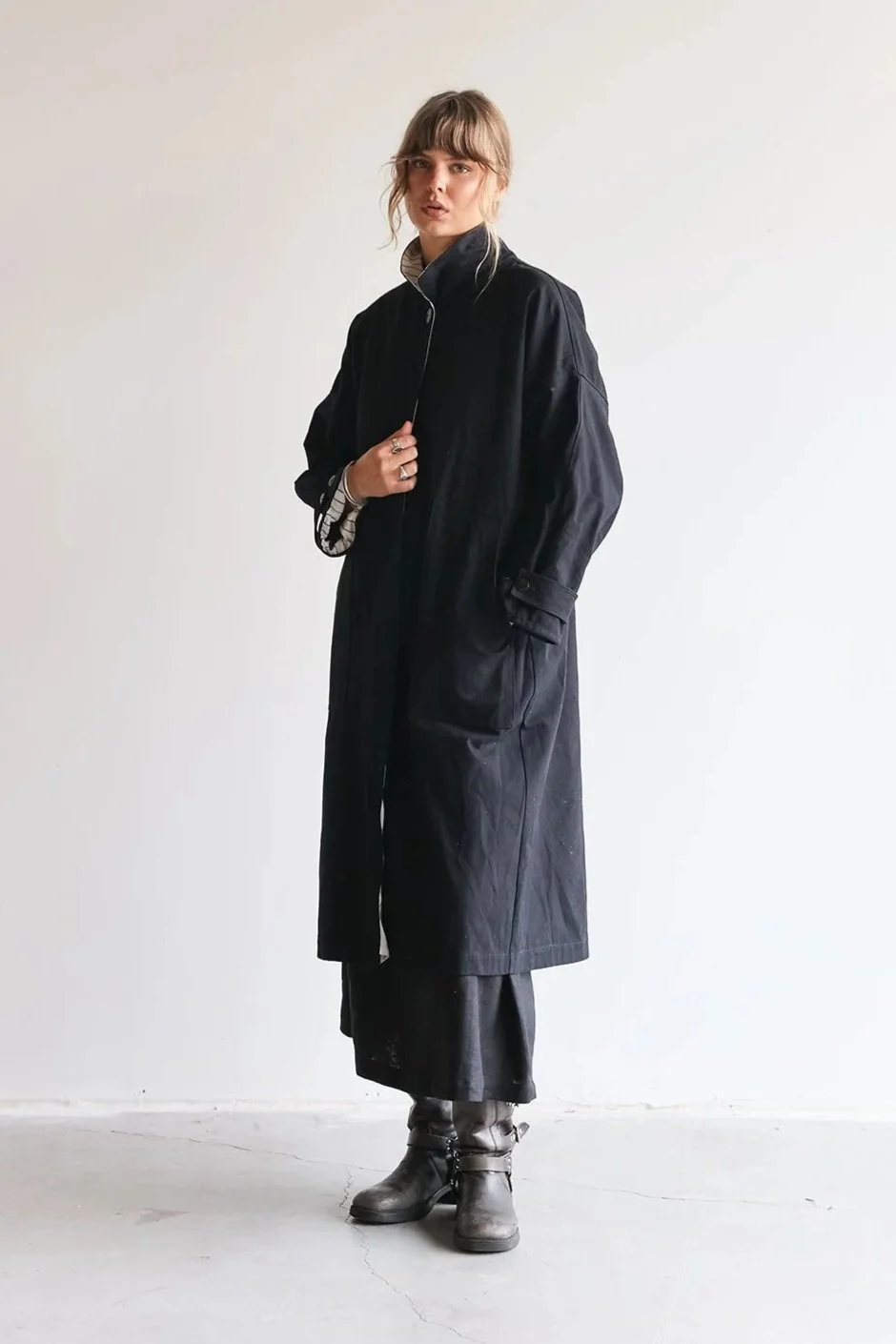 canvas-linen-coat-black-closed-.jpg