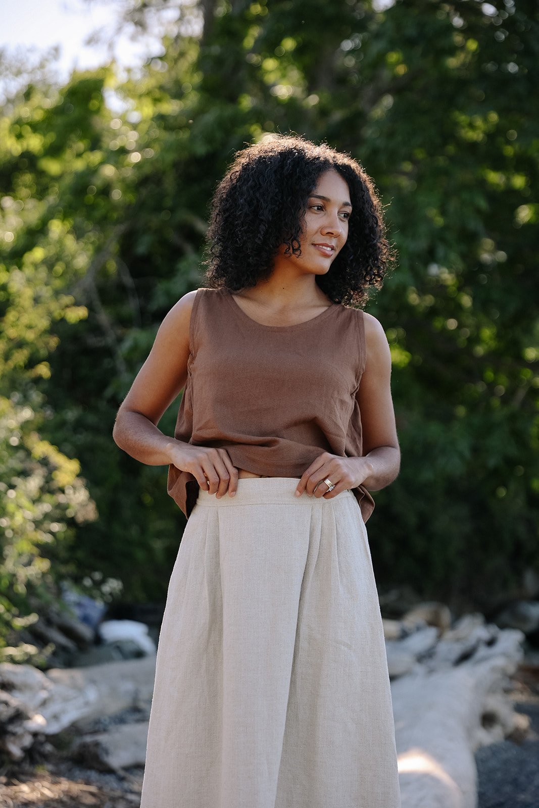 nomi-designs-linen-skirt-natural-details-Beach.jpg
