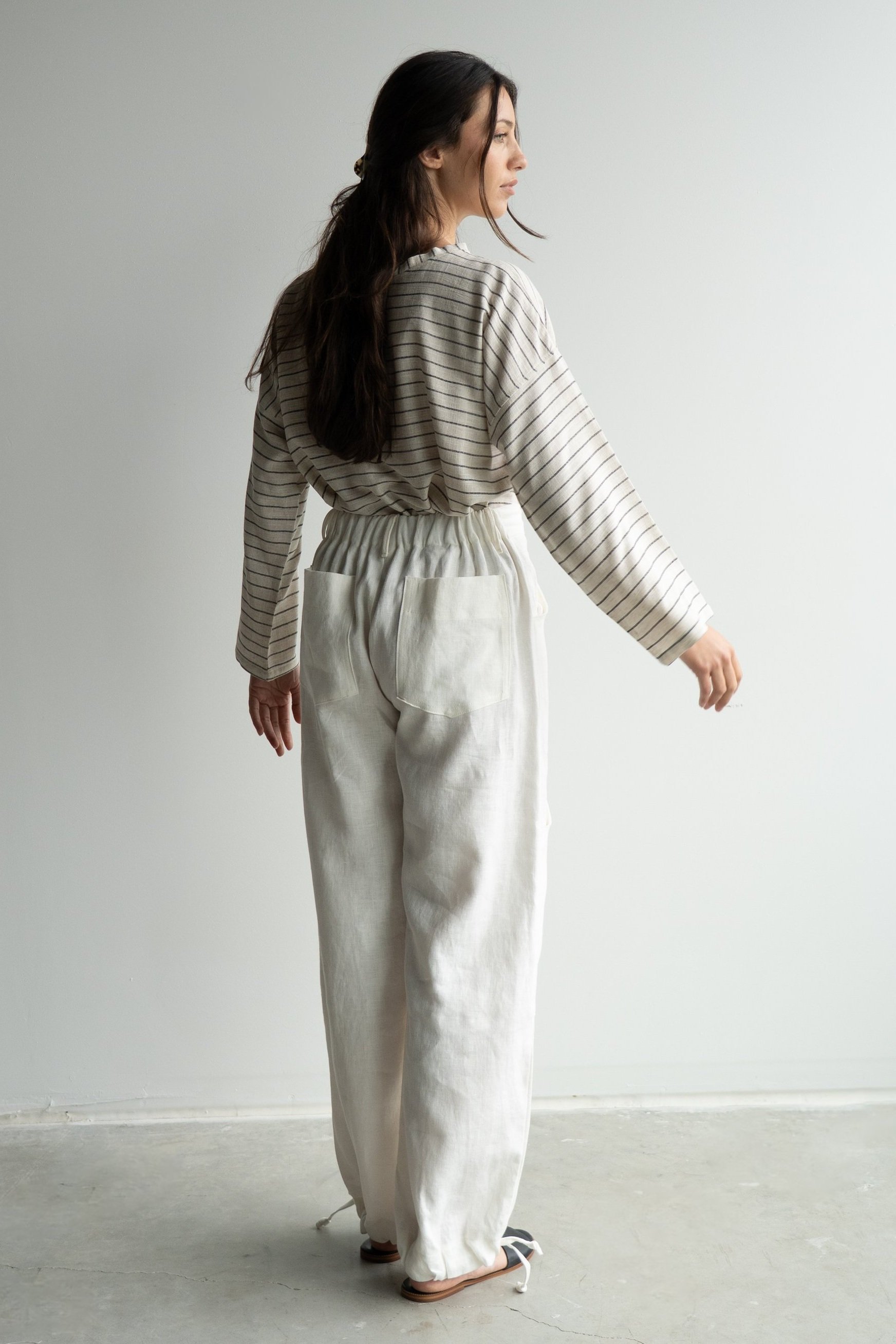 basck-oufit-strips-top-ivory-pants.jpg