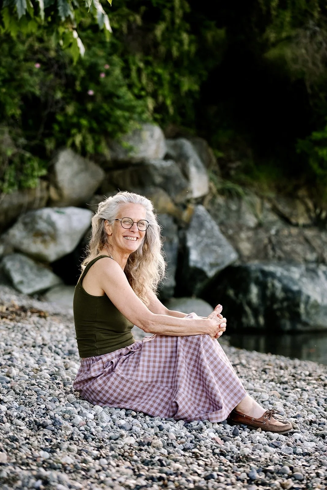 nomi-designs-linen-skirt-front-gingham-Beach.jpg