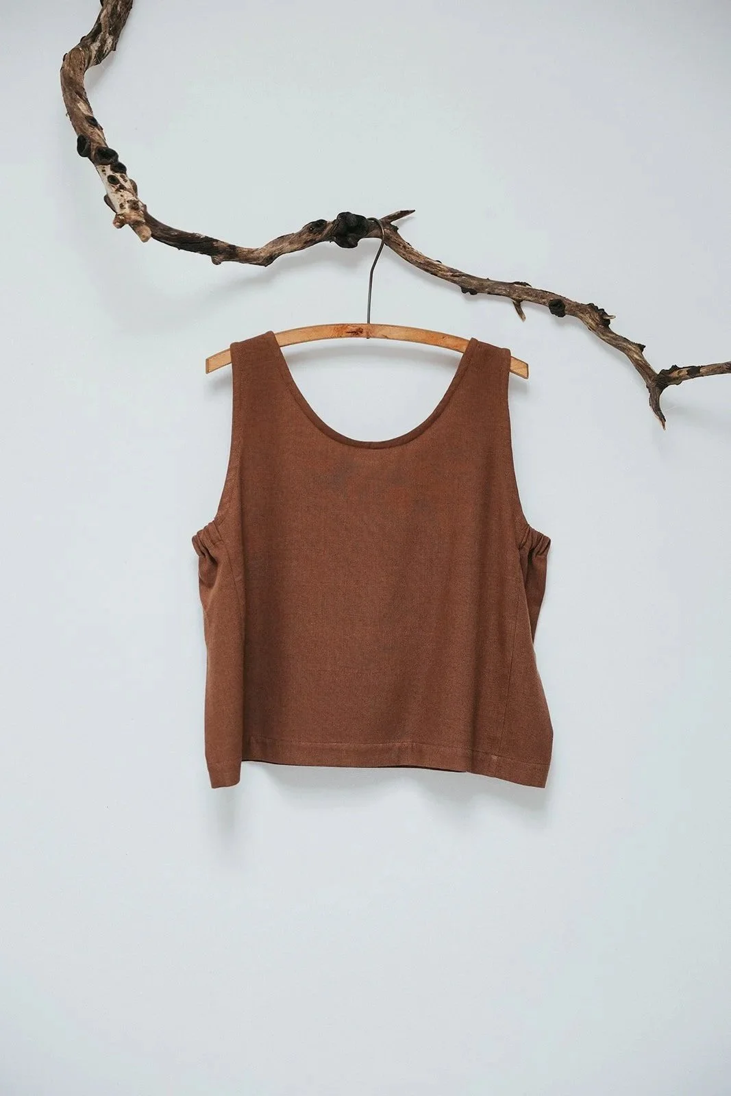 Nomi-designs-studio-linen-tank-top-cocoa.jpg