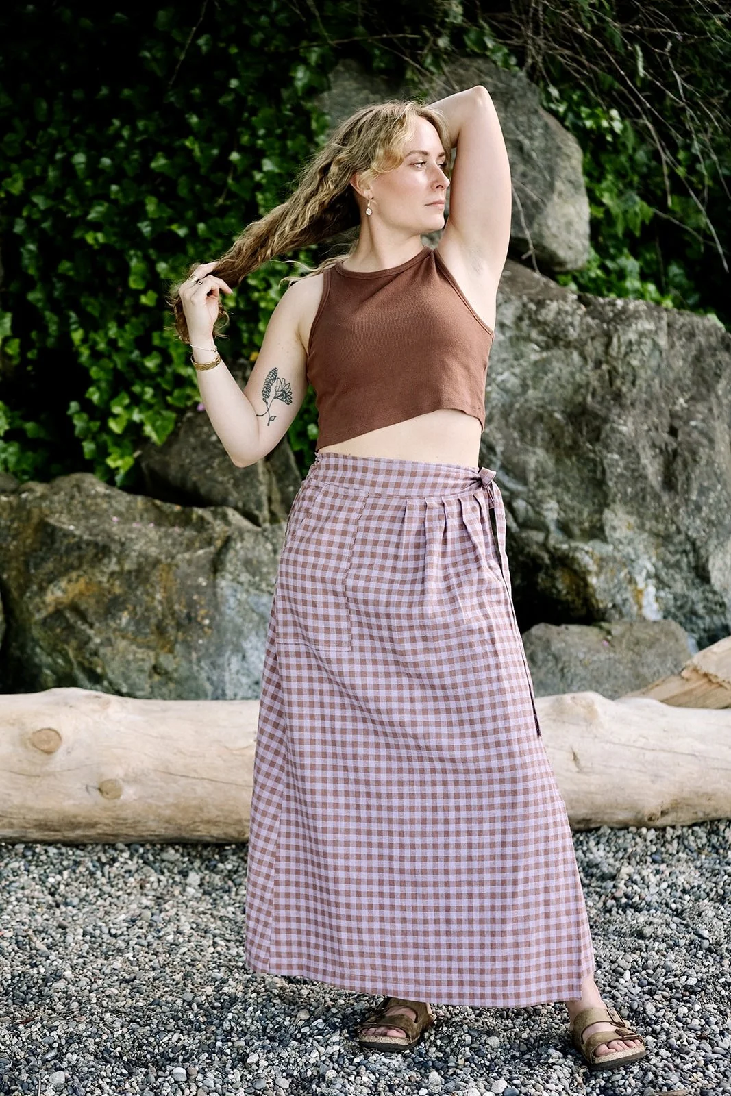 1nomi-designs-linen-wrap-skirt-front-gingham-Beach-.jpg