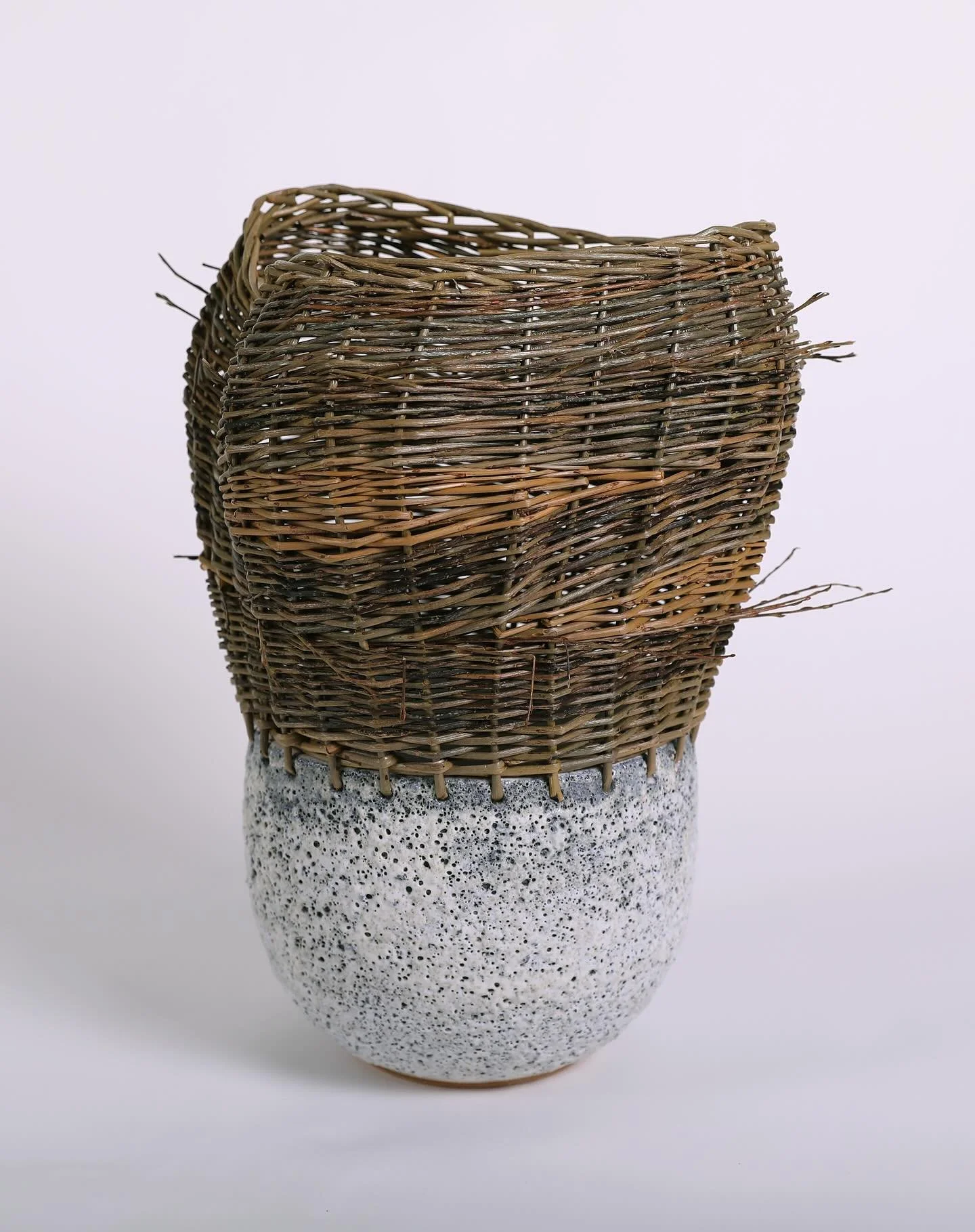 I&rsquo;ve been experimenting with adding wicker to my work - an extra meditative process which I&rsquo;m loving. Thank you @suekirk.willowbaskets for your expertise and guidance.

#potoftheday