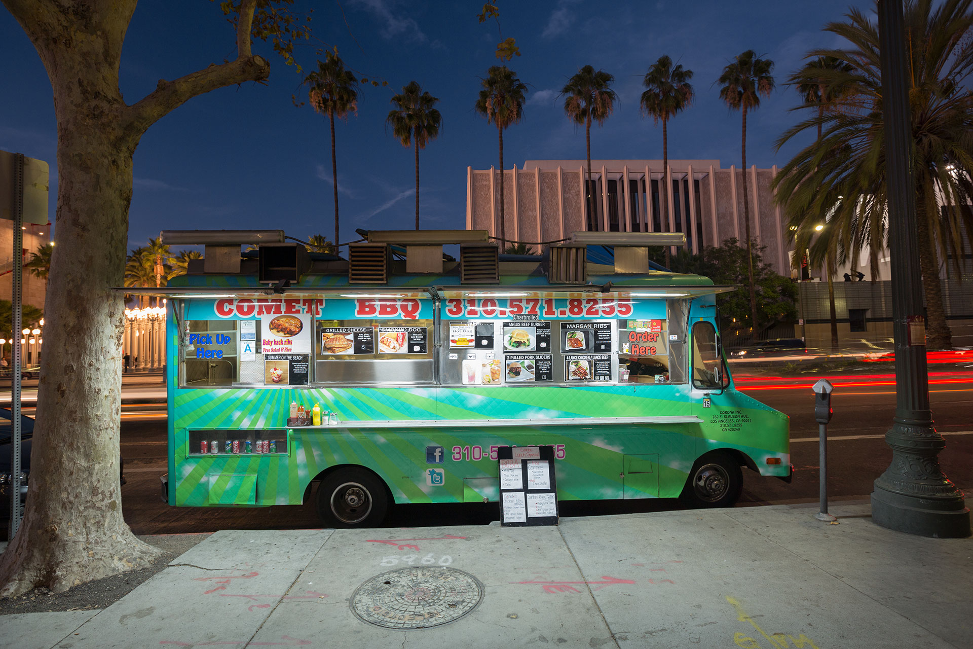  Food trucks gather outside of the Los Angeles County Museum of Art every day for lunch, sometimes staying into the evening, serving to both the museum’s visitors as well as the employees from adjacent corporate offices. Food truck gathering spots su