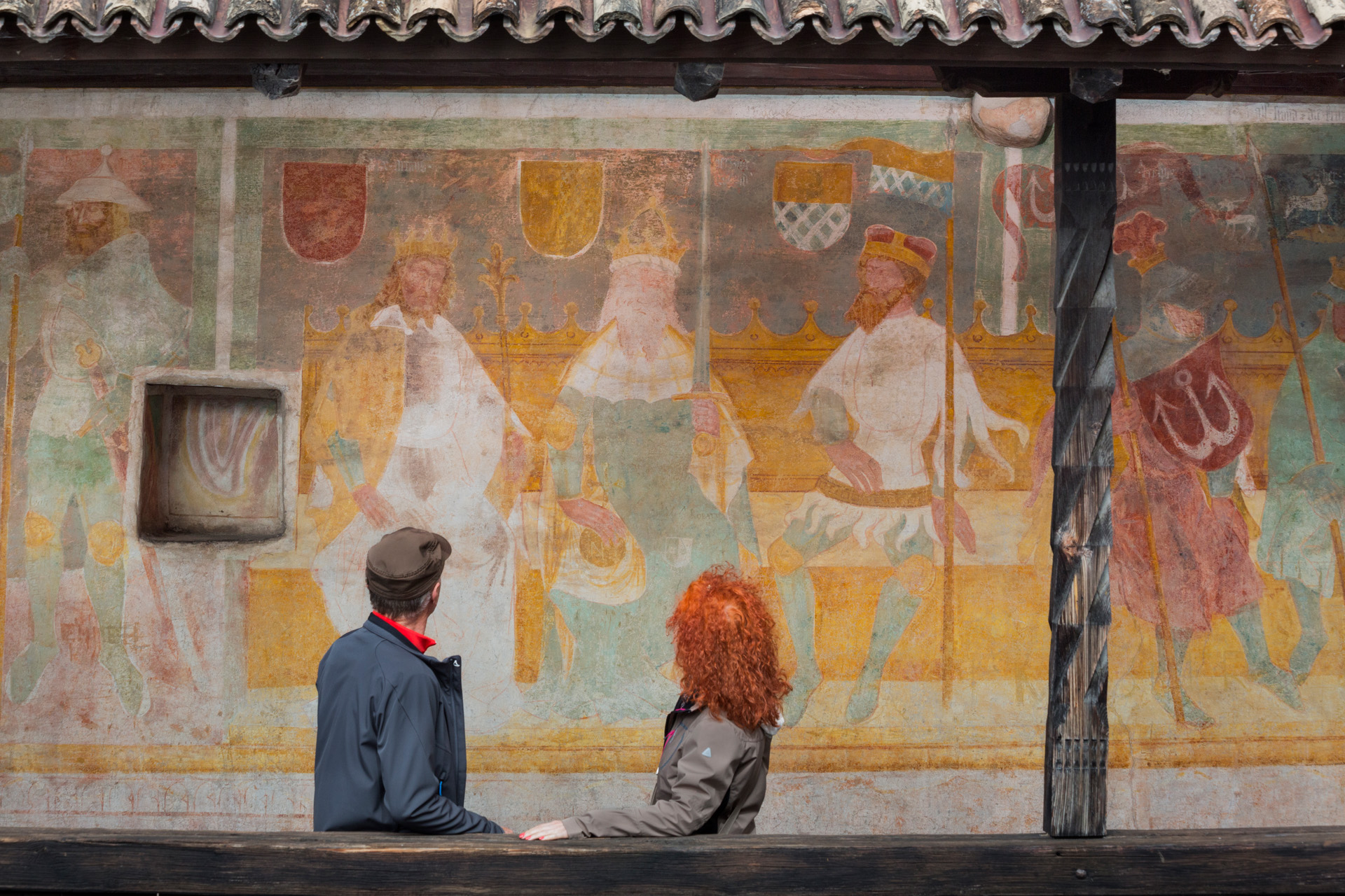  Runkelstein Castle in Southern Tyrolia is home to one of the largest preserved fresco cycles dating back to the Middle Ages. Among them is a series on “Garel of the Flowering Valley” that is closely connected to Arthurian myth, commissioned around t